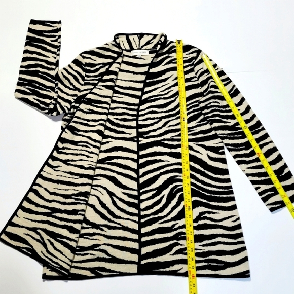 Evan-Picone Zebra Print Open Front Knit Cardigan Women's (L) - Picture 9 of 9